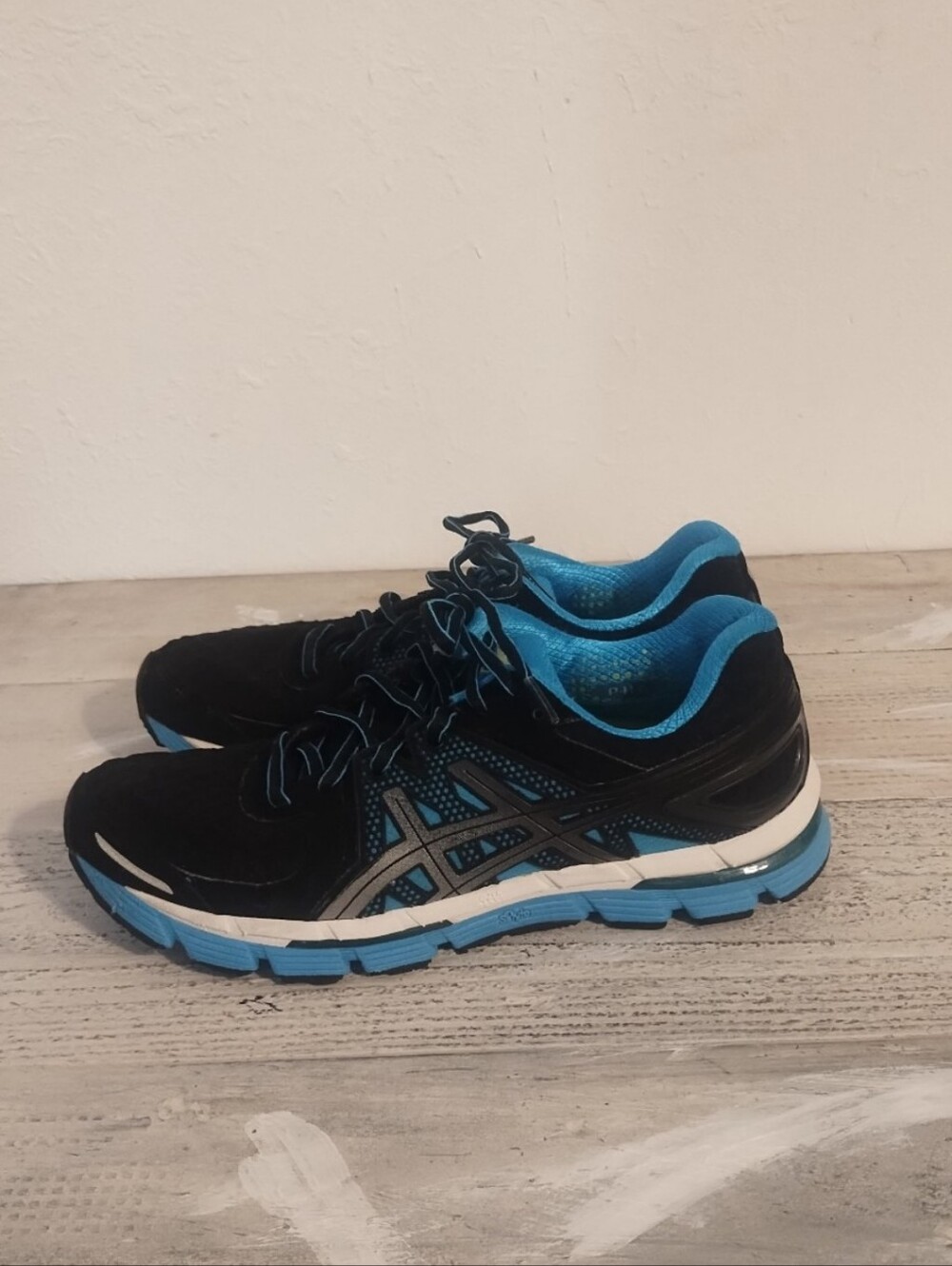 ASICS Gel Excell 33 running black aqua. U.S.A women size 9) T271N good